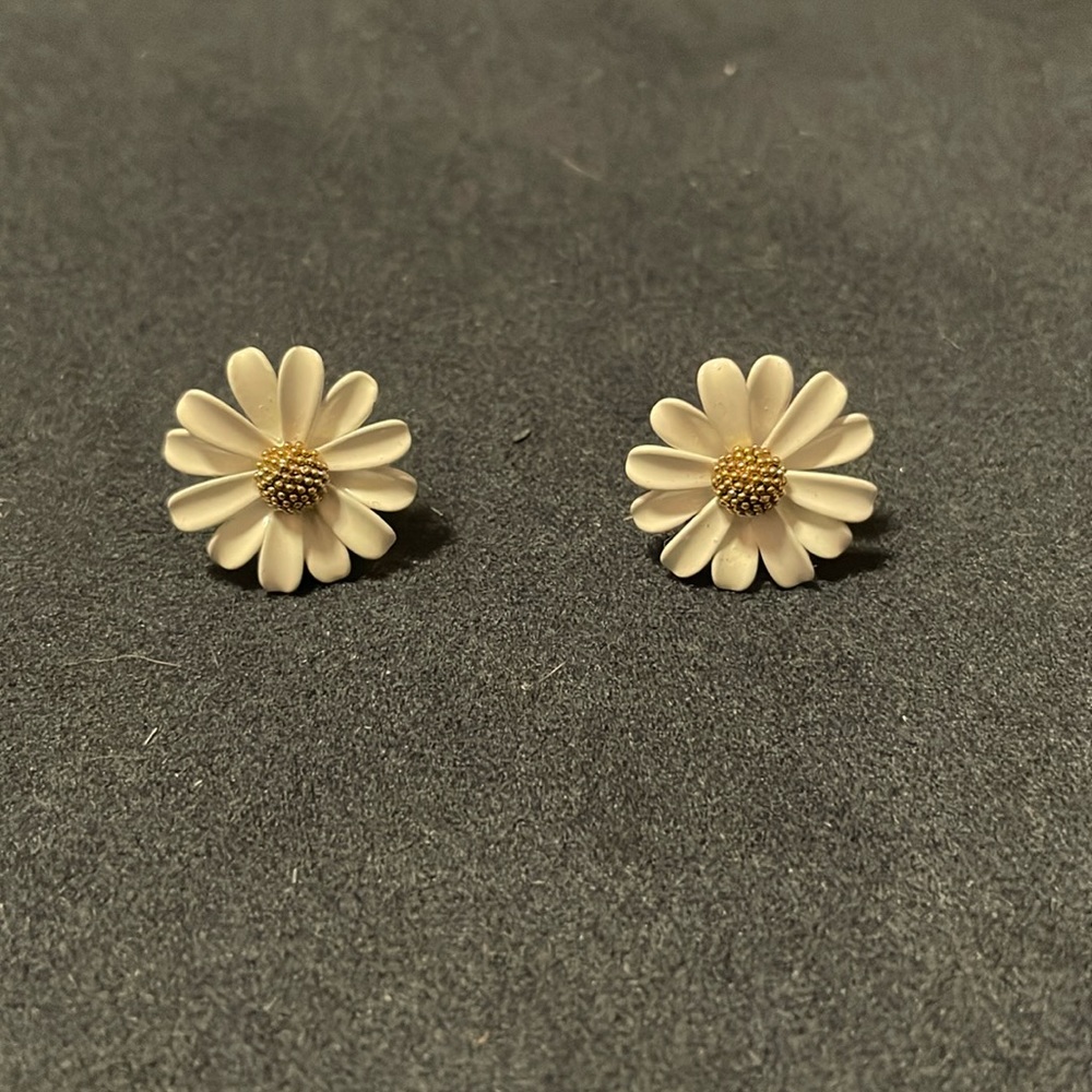Kate Spade Daisy Earrings